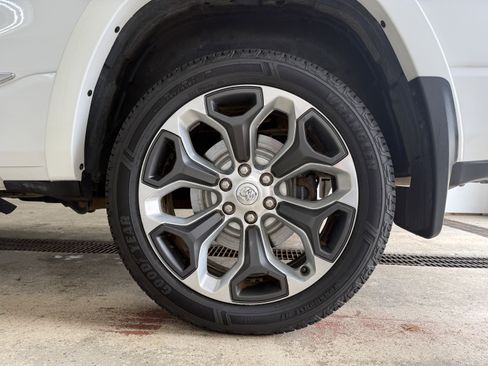 Used 2019 RAM 1500 Limited image 11