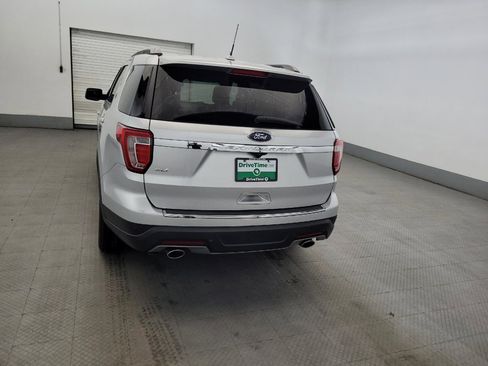 Used 2018 Ford Explorer XLT w/ Equipment Group 202A FWD image 6