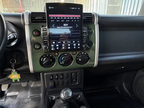 Used 2010 Toyota FJ Cruiser 4WD image 15