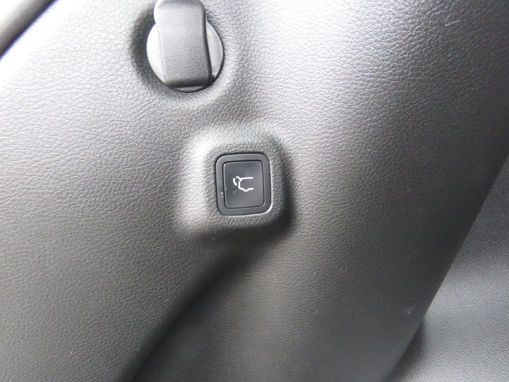 Used 2022 Jeep Compass Latitude w/ Sun and Sound Group AWD/4WD image 18