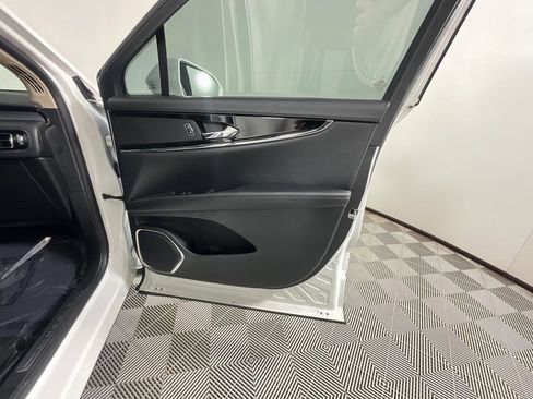 Used 2023 Lincoln Nautilus Standard image 22