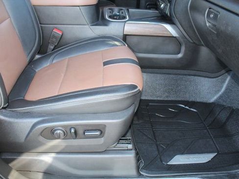 Used 2022 Chevrolet Silverado 2500 High Country w/ Safety Package II image 20