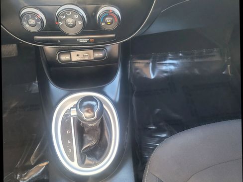 Used 2019 Kia Soul image 18