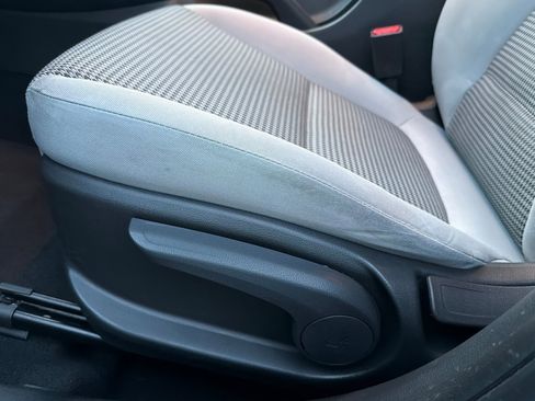 Used 2022 Hyundai Kona SE image 15