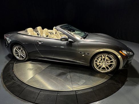 Used 2018 Maserati GranTurismo MC image 2