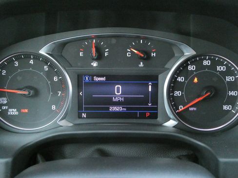 Certified 2023 GMC Acadia SLE w/ Driver Convenience Package image 5