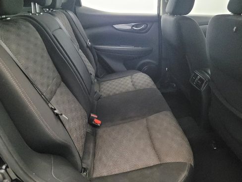 Used 2017 Nissan Rogue Sport SV w/ SV Premium Package image 19