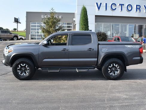 Used 2016 Toyota Tacoma TRD Off-Road w/ Towing Package AWD/4WD image 2