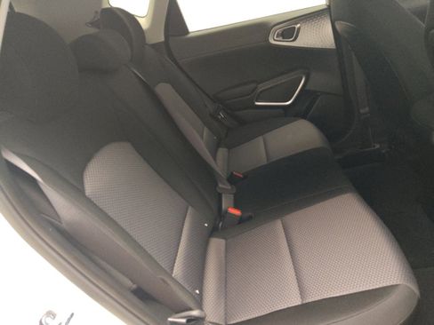 Used 2025 Kia Soul LX image 19