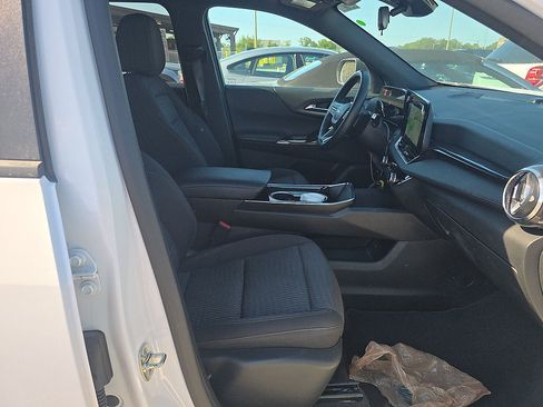 Used 2025 Chevrolet Equinox LT FWD image 64