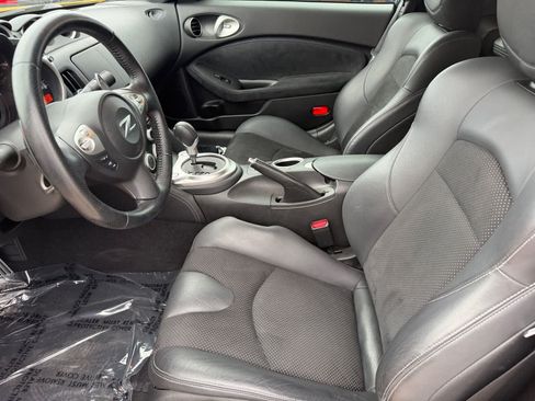 Used 2009 Nissan 370Z Touring w/ Sport Pkg RWD image 12