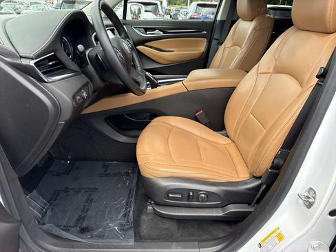 Used 2018 Buick Enclave Essence AWD/4WD image 29