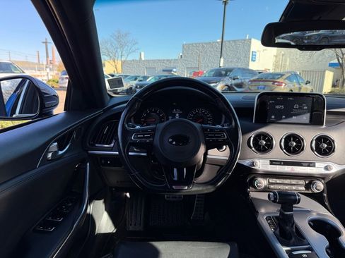 Used 2018 Kia Stinger GT image 2