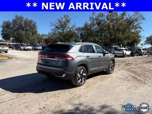 Used 2025 Volkswagen Atlas Cross Sport SE image 4
