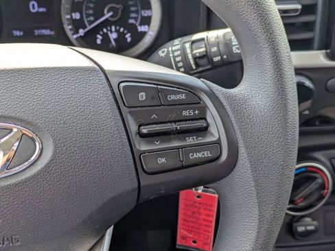 Used 2021 Hyundai Venue SE FWD image 18