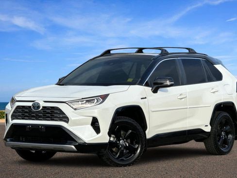 Used 2020 Toyota RAV4 XSE image 1