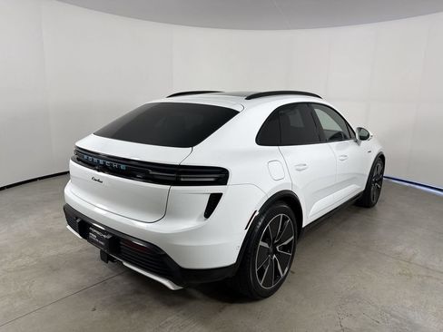 Certified 2025 Porsche Macan Turbo Electric AWD/4WD image 7