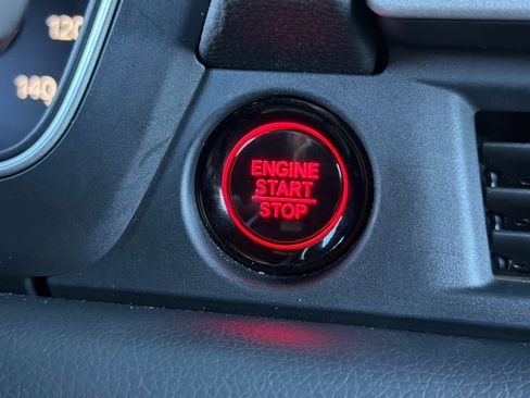 Used 2025 Honda Pilot Sport image 23