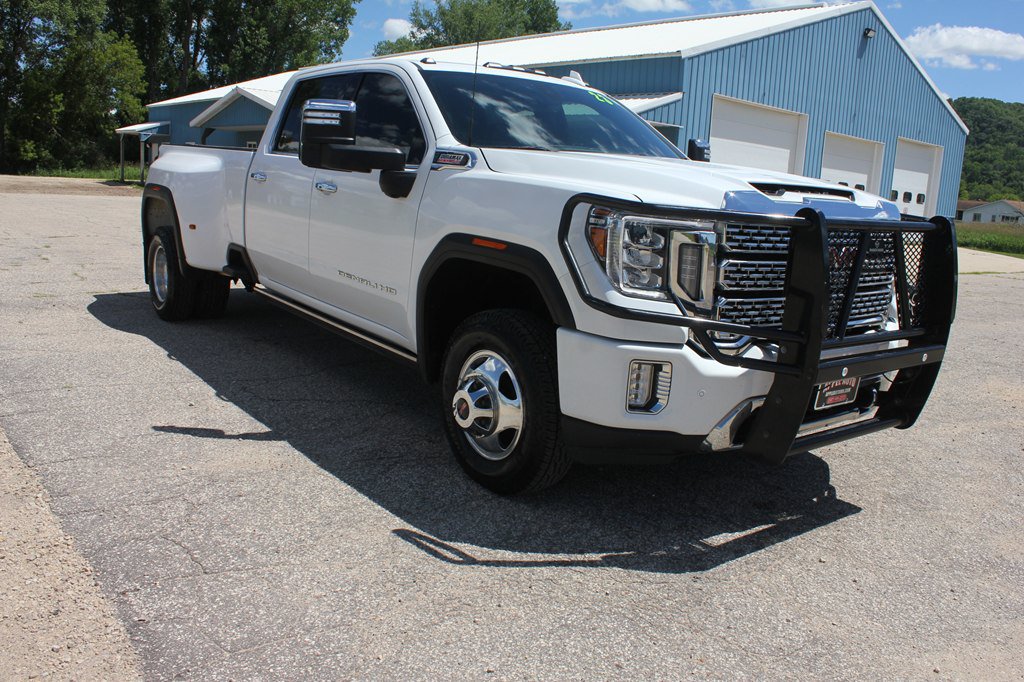 Used 2023 GMC Sierra 3500 Denali w/ Denali Ultimate Package AWD/4WD image 3