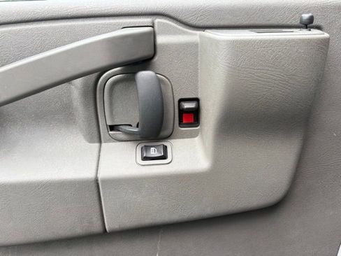 Used 2024 GMC Savana 2500 w/ Driver Convenience Package RWD image 28