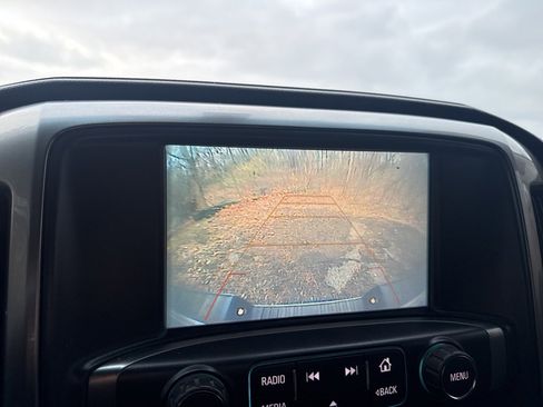 Used 2018 Chevrolet Silverado 1500 LTZ Z71 image 29