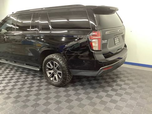 Used 2021 Chevrolet Suburban Z71 w/ Luxury Package AWD/4WD image 3