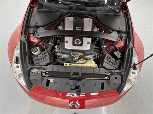 Used 2018 Nissan 370Z Touring image 25