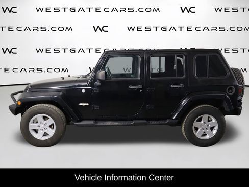 Used 2012 Jeep Wrangler Unlimited Sahara w/ Connectivity Group AWD/4WD image 5