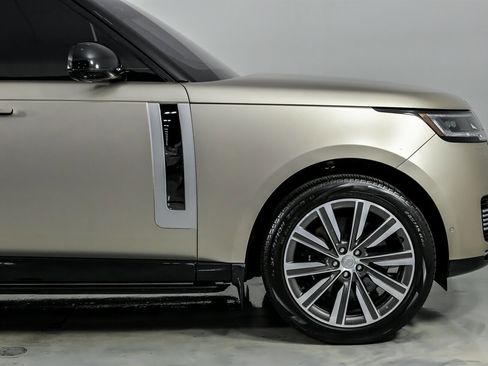 Used 2023 Land Rover Range Rover SV AWD/4WD image 15