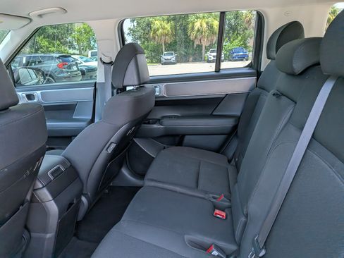 Used 2025 Hyundai Santa Fe SE FWD image 15