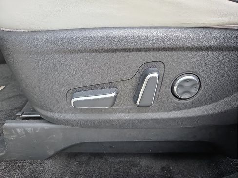 Used 2023 Hyundai Palisade SEL w/ Premium Package FWD image 15