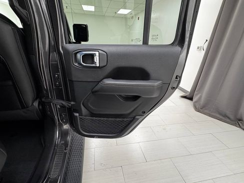 Used 2021 Jeep Wrangler Unlimited Sahara image 15