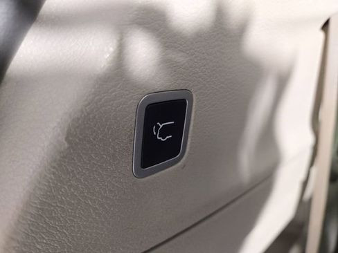 Used 2022 Chrysler Pacifica Touring-L FWD image 34