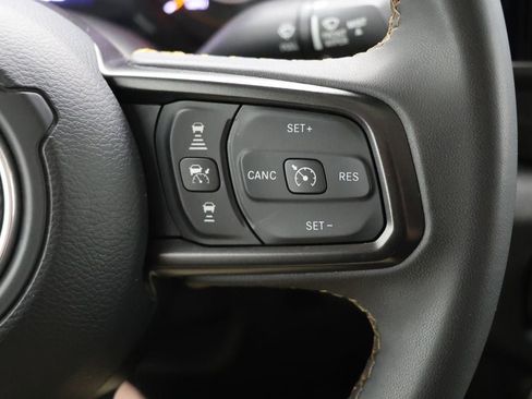 Used 2024 Jeep Gladiator Sport AWD/4WD image 21