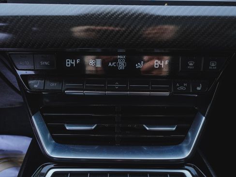 Used 2022 Audi e-tron GT Premium Plus w/ Performance Package image 20