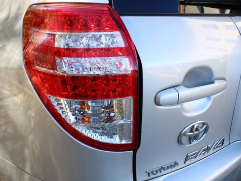 Used 2009 Toyota RAV4 2WD image 22