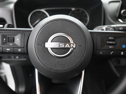 Used 2024 Nissan Rogue SV FWD image 10