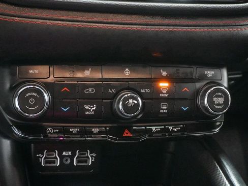 Certified 2025 Dodge Durango GT image 26