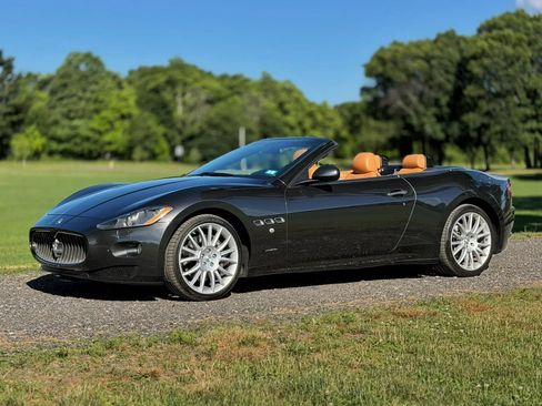 Used 2010 Maserati GranTurismo Convertible RWD image 39