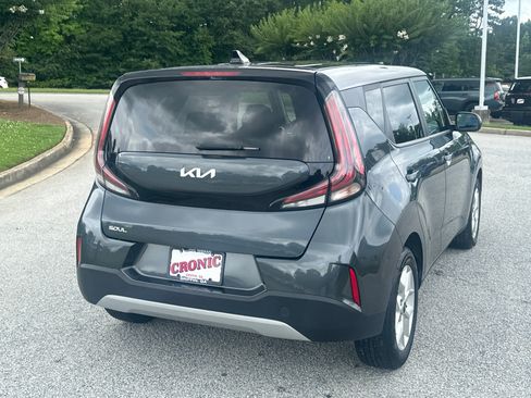 Used 2023 Kia Soul LX w/ LX Technology Package FWD image 5