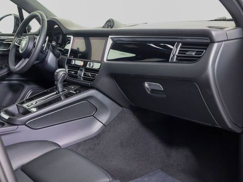 New 2026 Porsche Macan image 10