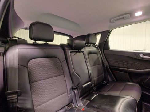 Used 2024 Ford Escape SE image 19