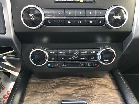 Used 2019 Ford Expedition Max Platinum image 14