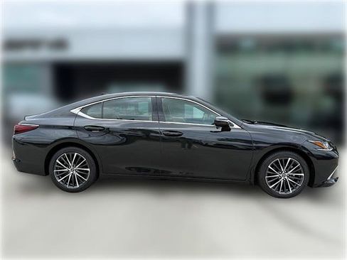 Used 2025 Lexus ES 350 w/ Premium Package FWD image 10