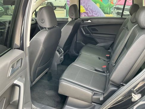 Used 2020 Volkswagen Tiguan SE image 21