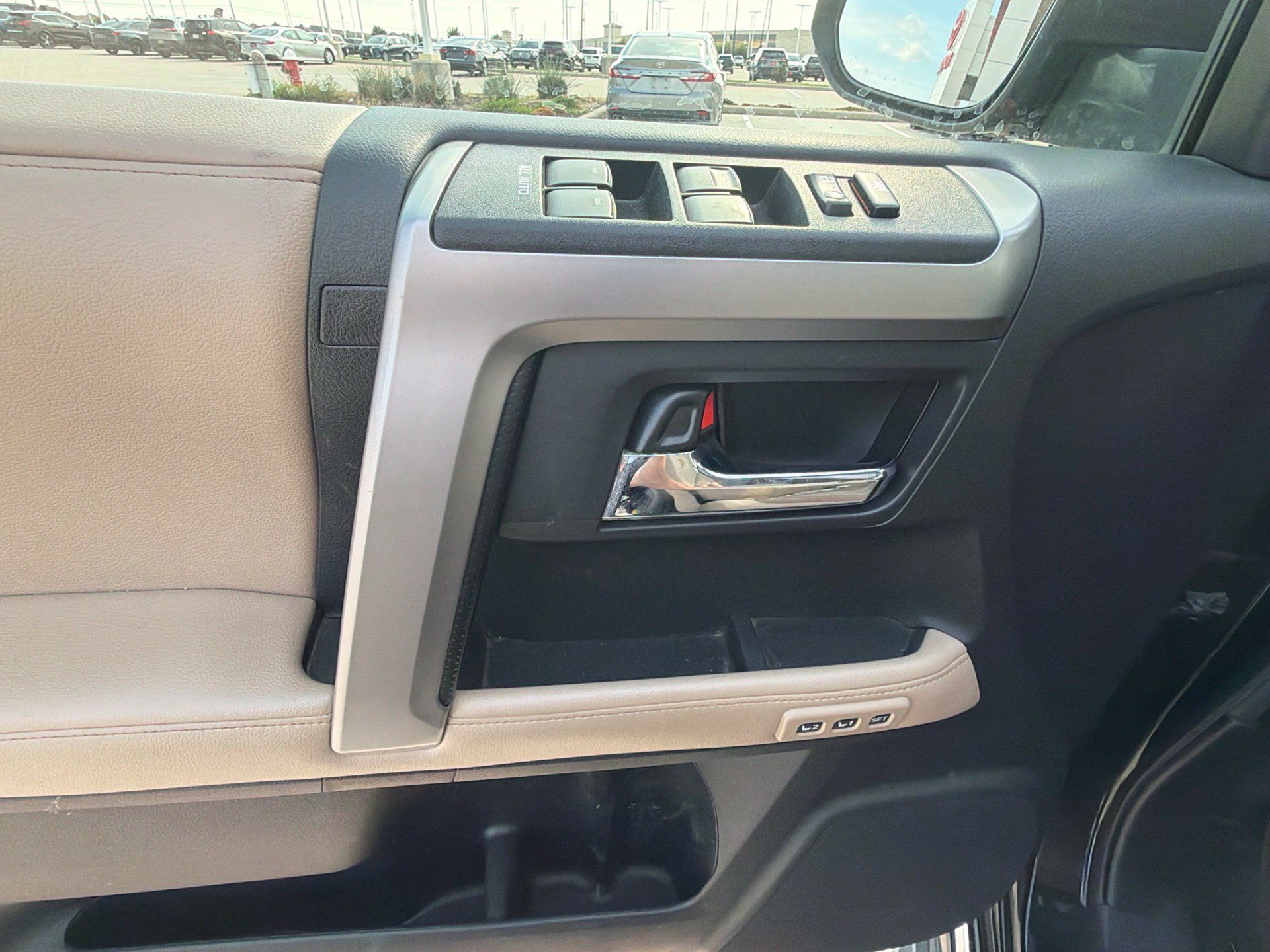 Used 2015 Toyota 4Runner Limited AWD/4WD image 13