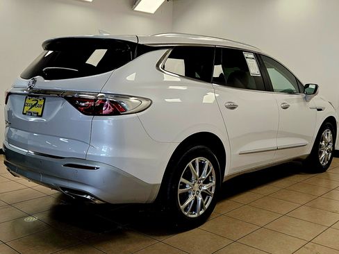 Used 2022 Buick Enclave Premium w/ Experience Buick Package image 4