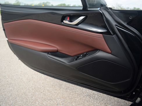 Used 2019 MAZDA MX-5 Miata RF Grand Touring w/ GT-S Package image 17