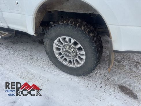 Used 2022 Ford F250 XLT w/ XLT Premium Package image 9