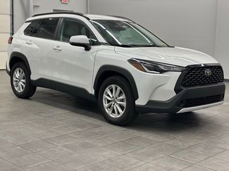 Used 2023 Toyota Corolla Cross LE video 1